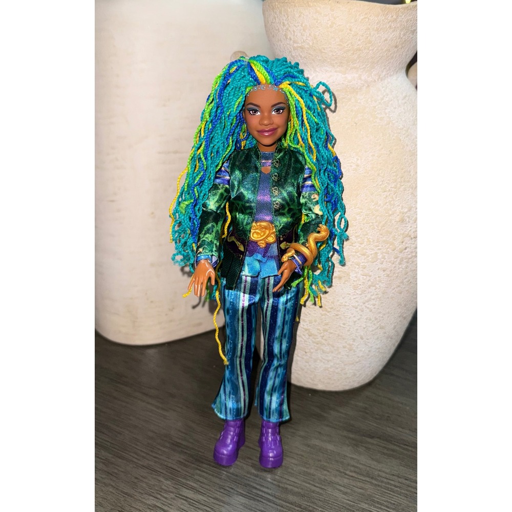 Disney Descendants The Rise of Red Uliana Doll‎ Mattel 2024 Snake Accessory